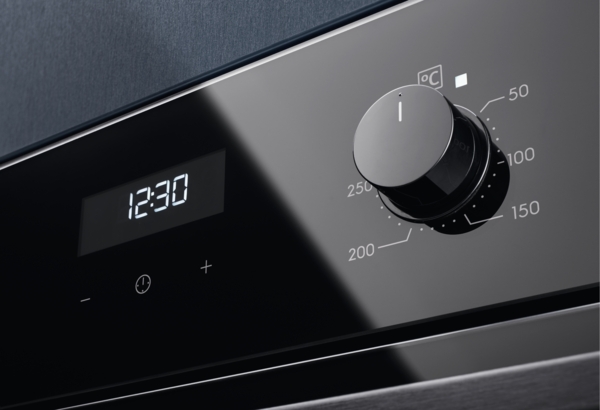 Духова шафа Electrolux EOF5C50BZ фото 5