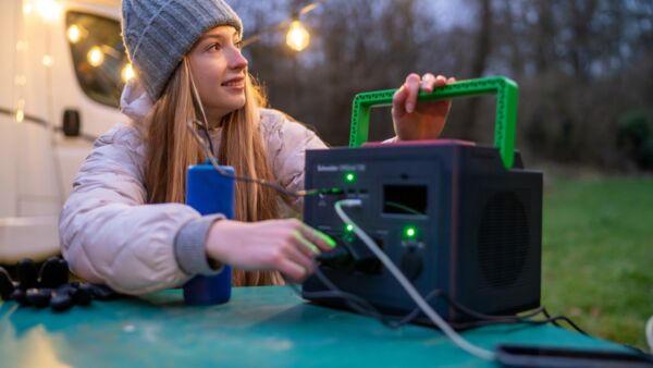 Портативна зарядна станція APC Schneider OffGrid Portable Power Station 730,
738Wh (PPS730-GR) фото 5 Портативна зарядна станція APC Schneider OffGrid Portable Power Station 730,
738Wh (PPS730-GR) фото 5